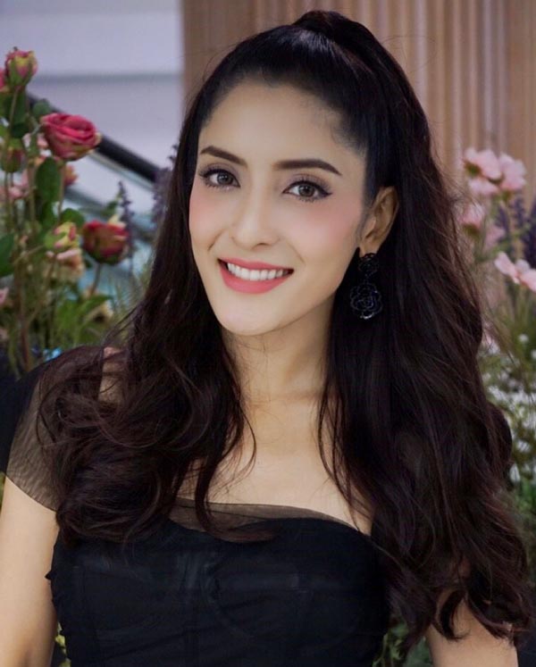 พิ้งกี้ ไฮโซเพชร อิทธิ