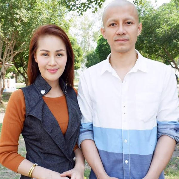 หญิงลี ศรีจุมพล