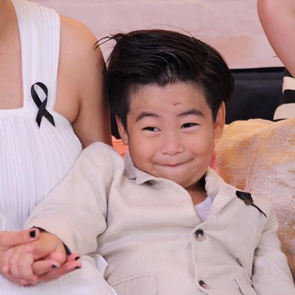 เปิ้ล นาคร น้องออก้า