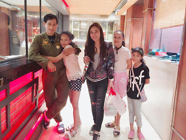 ไทด์ เอกพันธ์ ยุ้ย คนึงนิจ