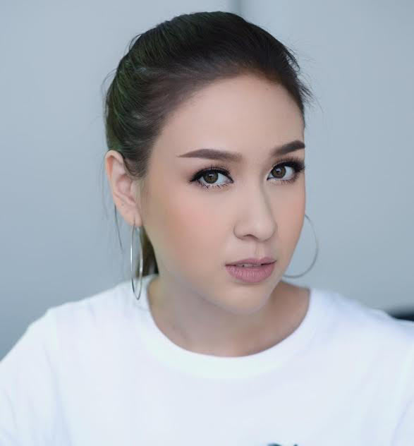 ฝ้าย เวฬุรีย์ 