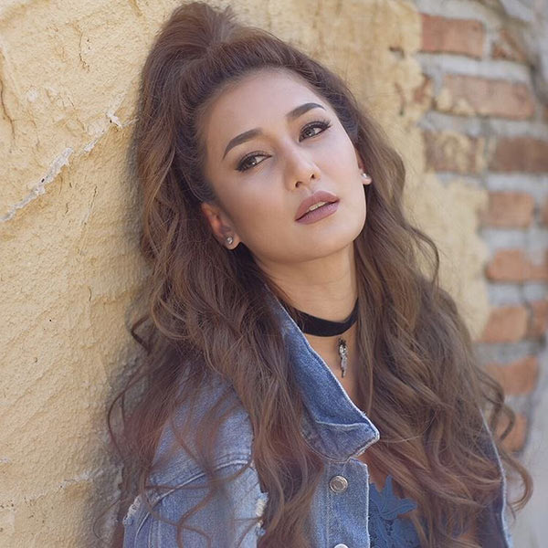 เนย โชติกา