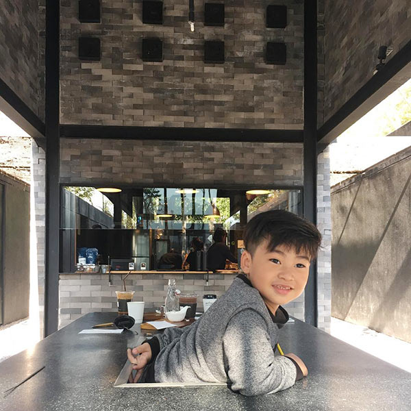 น้องออก้า