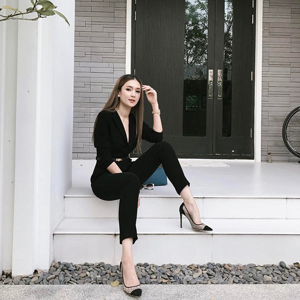 เนย โชติกา