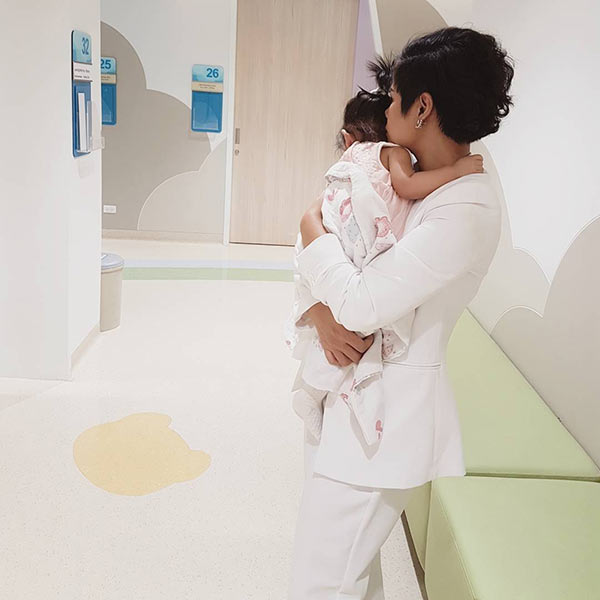 หมอโอ๊ค สมิทธิ์ น้องอลิน