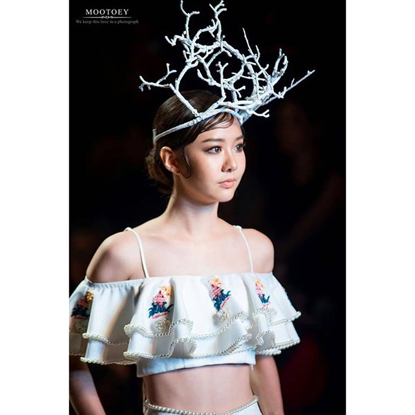 ดาราเดินแบบ