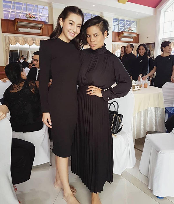 จิ๋ม มยุรฉัตร ทำบุญเลี้ยงพระ ให้สามี แป๊ะ นริศ 