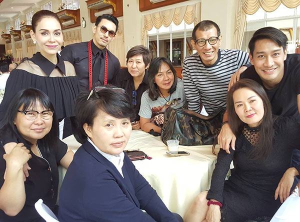 จิ๋ม มยุรฉัตร ทำบุญเลี้ยงพระ ให้สามี แป๊ะ นริศ 