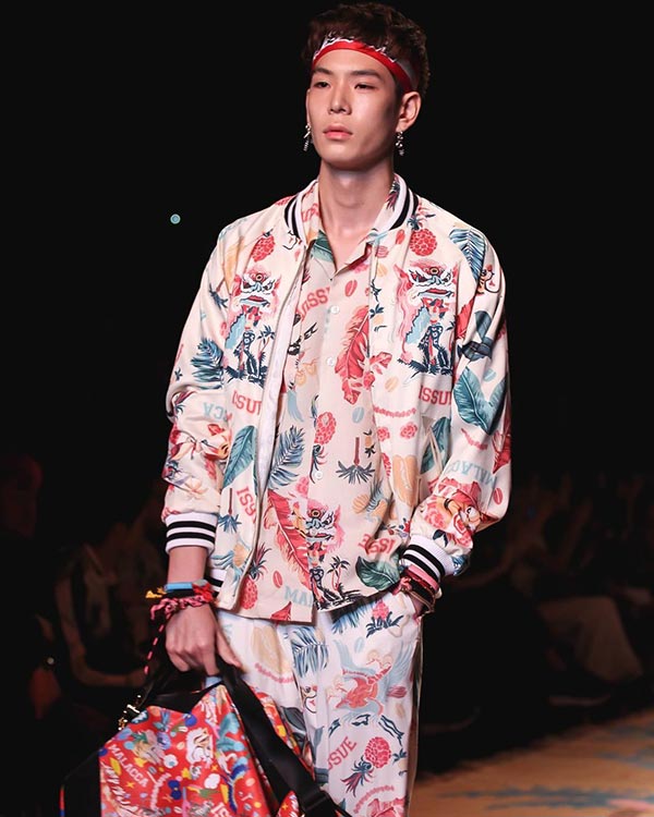 ดาราเดินแบบ