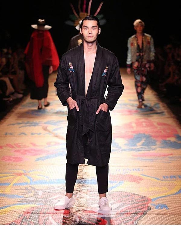 ดาราเดินแบบ