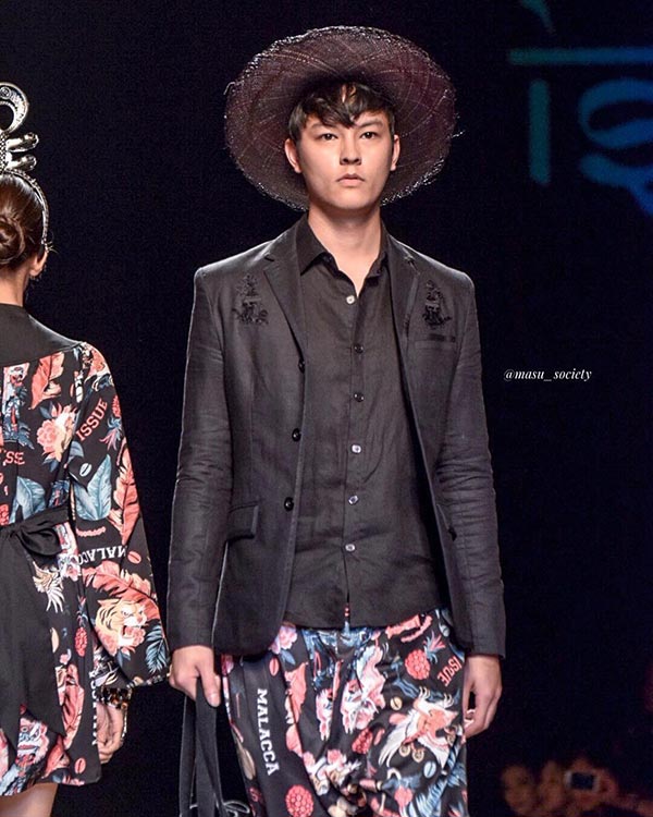 ดาราเดินแบบ