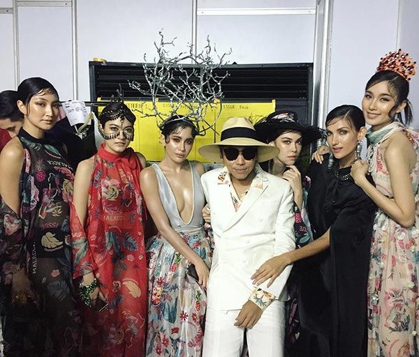 ดาราเดินแบบ