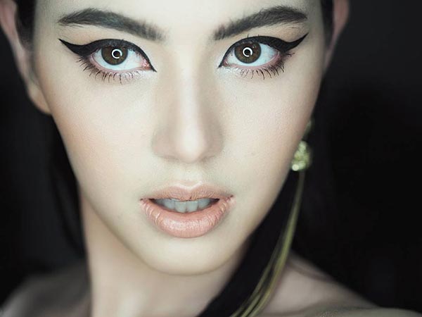 ใหม่ ดาวิกา