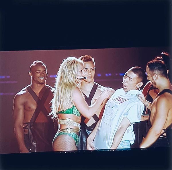 ป๋อมแป๋ม เทยเที่ยวไทย Britney Spears 