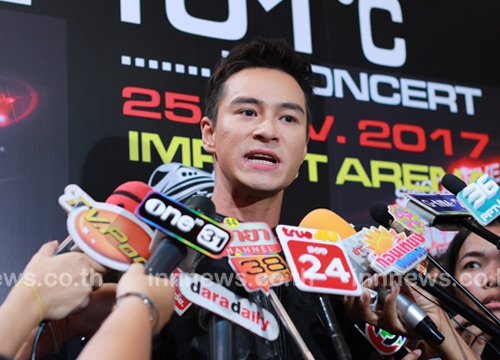 พลอย ปีเตอร์