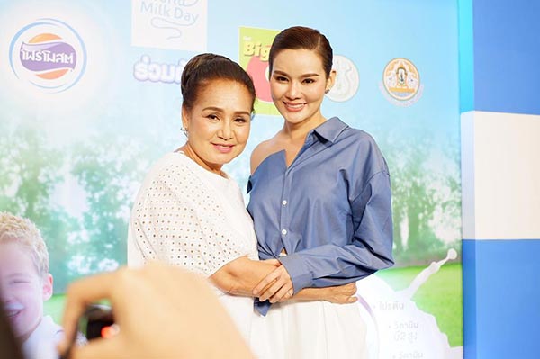 หญิง รฐา น้อย โพธิ์งาม