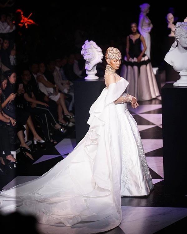 ใหม่ ดาวิกา