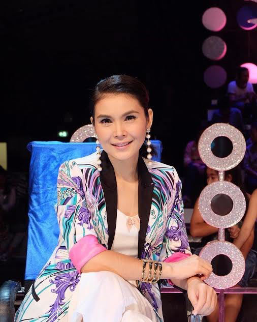 ฝน ธนสุนธร 