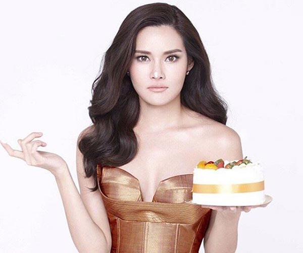 หญิง รฐา ตุลย์ ตุลยเทพ