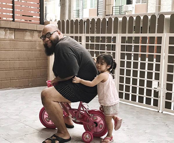 กอล์ฟ ฟักกลิ้ง ฮีโร่ น้องชูใจ