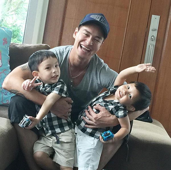 พลอย ปีเตอร์