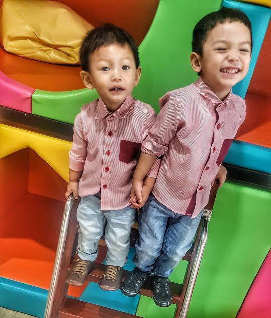 พลอย พลอยพรรณ