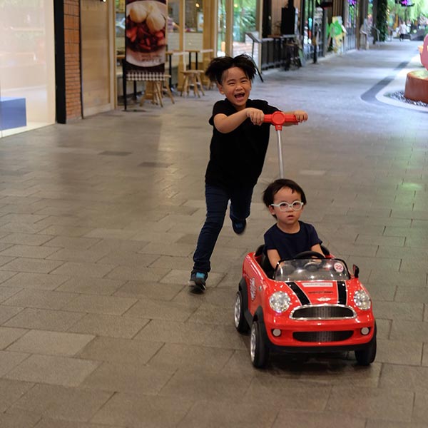 น้องออก้า