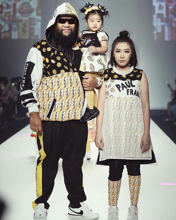 กอล์ฟ ฟักกลิ้ง ฮีโร่ น้องชูใจ