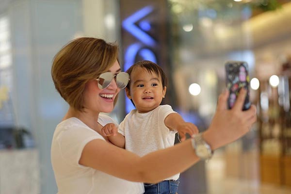 แม่ลูกดารา