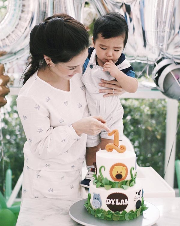 แม่ลูกดารา