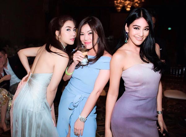 ไฮโซจิ๊บ เสาวนีย์