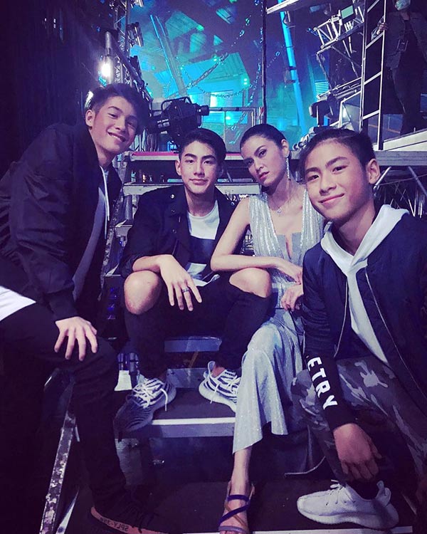 แม่ลูกดารา