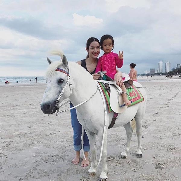 สงกรานต์ แอฟ น้องปีใหม่