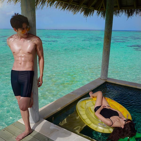 ไมค์ ออม