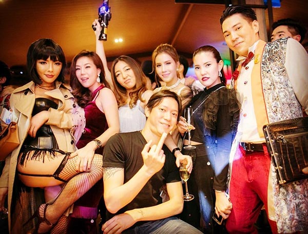 ไฮโซจิ๊บ เสาวนีย์