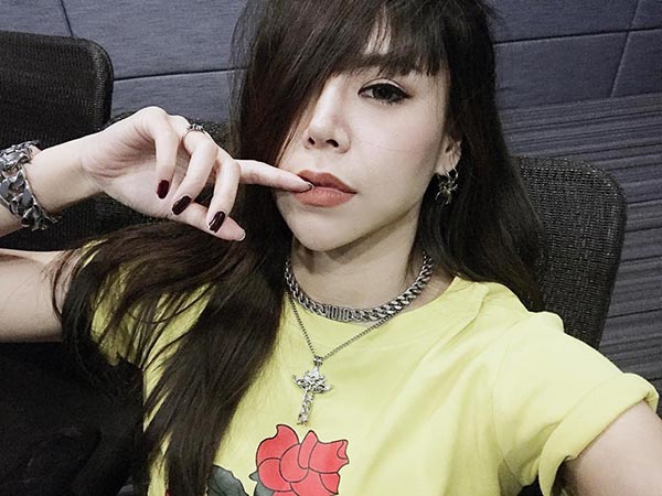 ซานิ หน้ากากอีกาเผือก