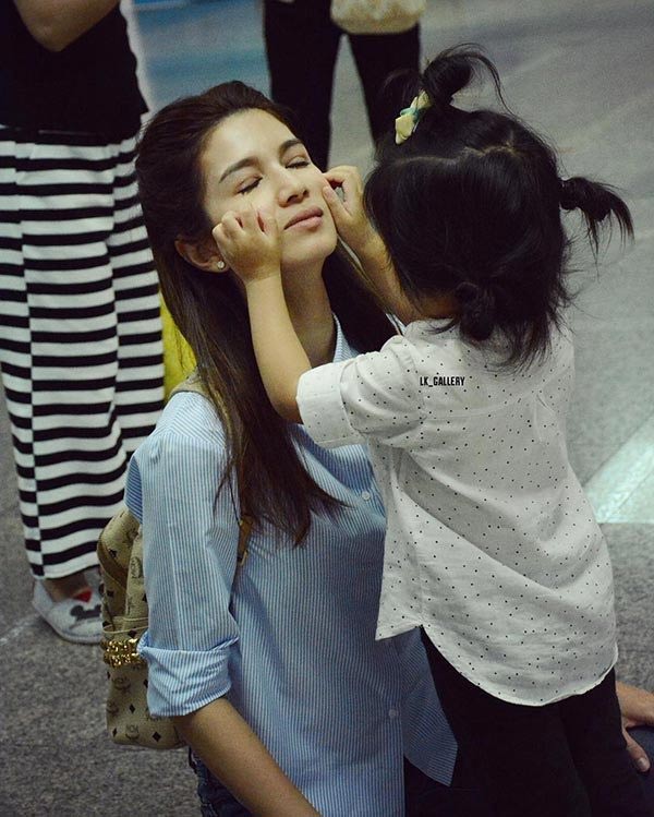 แม่ลูกดารา