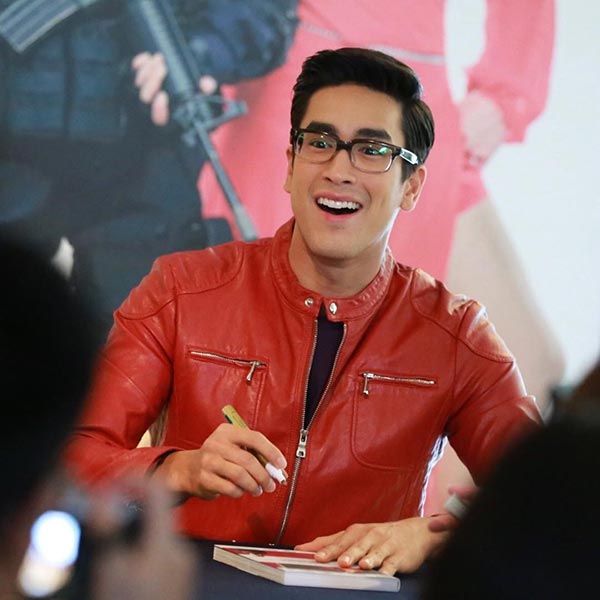 ณเดชน์ ญาญ่า 