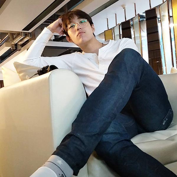 เจมส์ ธีรดนย์