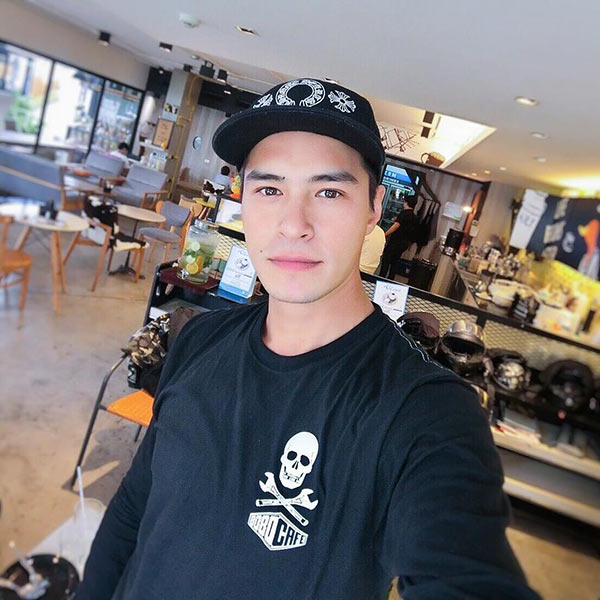 ปีเตอร์ คอร์ป พลอย พลอยพรรณ