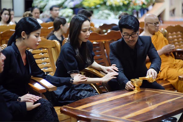 อั้ม พัชราภา คุณเสาว์ เสาวลักษณ์