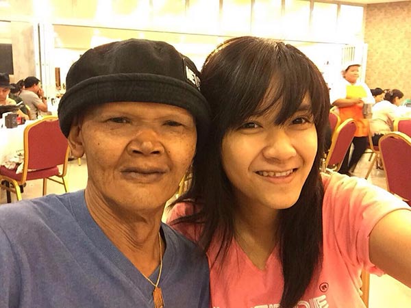 น้องฟลุ๊ค ลูกสาว สุเทพ สีใส