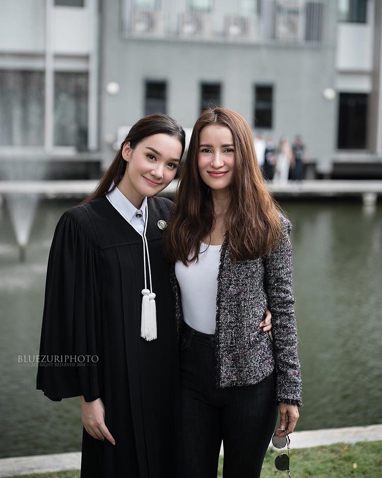 เดียร์น่า ฟลีโป รับปริญญา