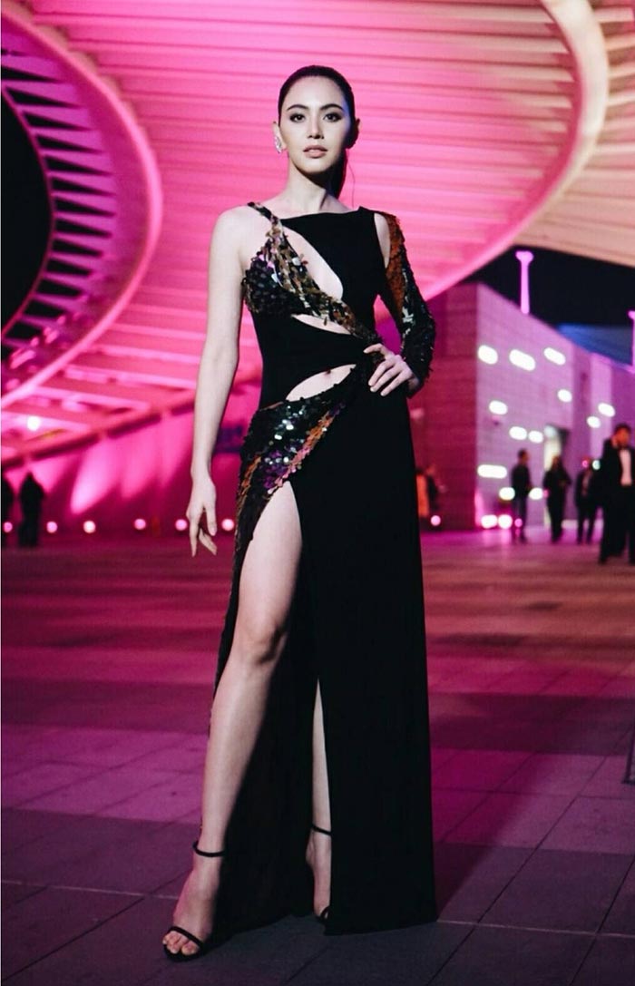 ใหม่ ดาวิกา