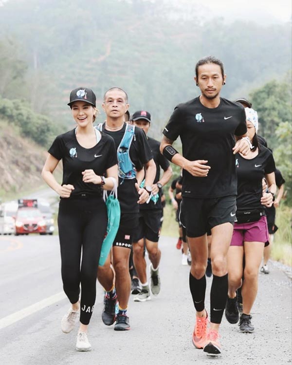 ตูน ก้อย