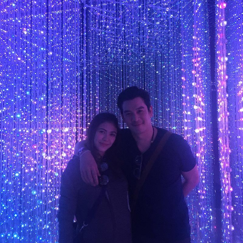 ชาคริต แย้มนาม