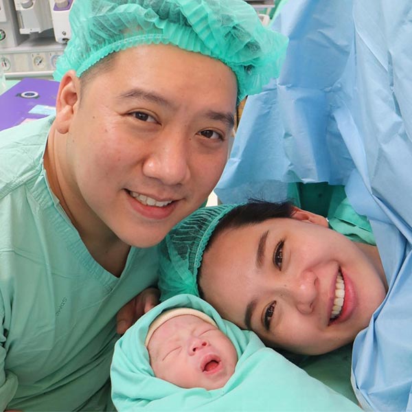 นุ้ย สุจิรา คลอดลูก