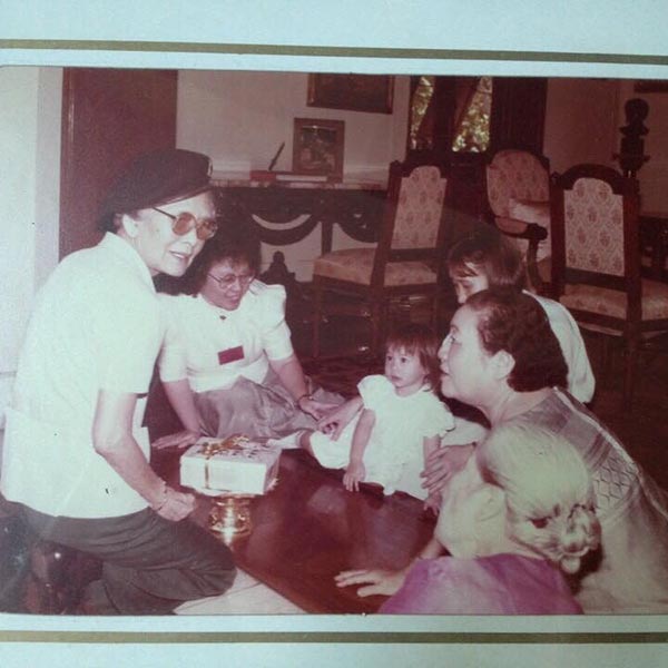 บุ้ง สะธี