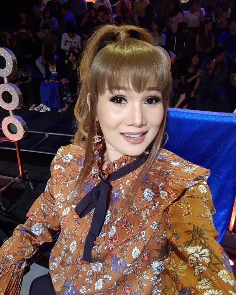 จิ้งหรีดขาว วงศ์เทวัญ