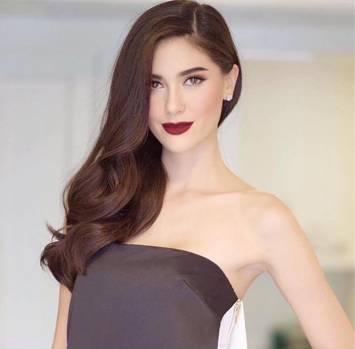 มารีญา พูลเลิศลาภ